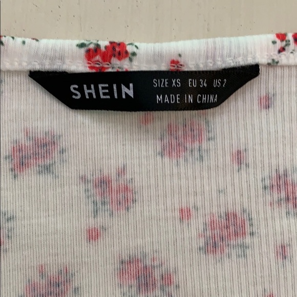 shein surplice neck floral print crop top - Picture 3 of 4